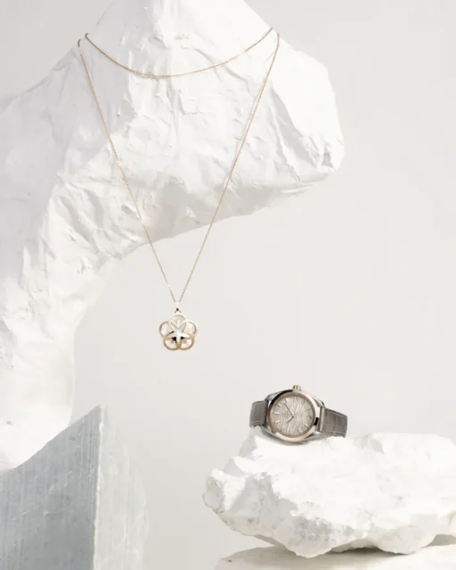 Collier, or rouge 18k, nacre|OMEGA Discount