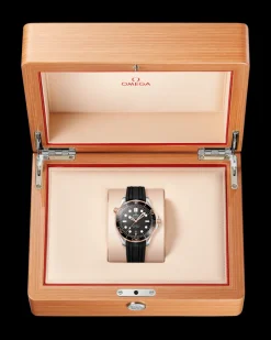 42 mm, acier ‑ or « Sedna™ » sur bracelet caoutchouc|OMEGA Online