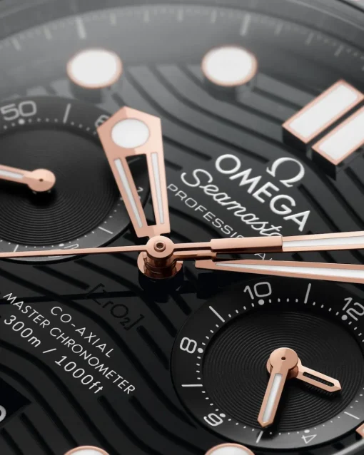 44 mm, acier ‑ or « Sedna™ » sur bracelet caoutchouc|OMEGA Outlet