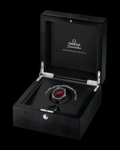 39,5 mm, acier sur bracelet en cuir|OMEGA Best