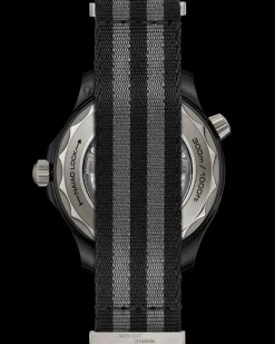 43,5 mm, céramique noire sur bracelet NATO|OMEGA Fashion