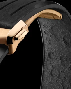 42 mm, or Moonshine™ sur bracelet caoutchouc|OMEGA Fashion