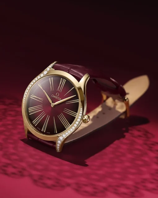 36 mm, or Moonshine™ sur bracelet en cuir|OMEGA Fashion