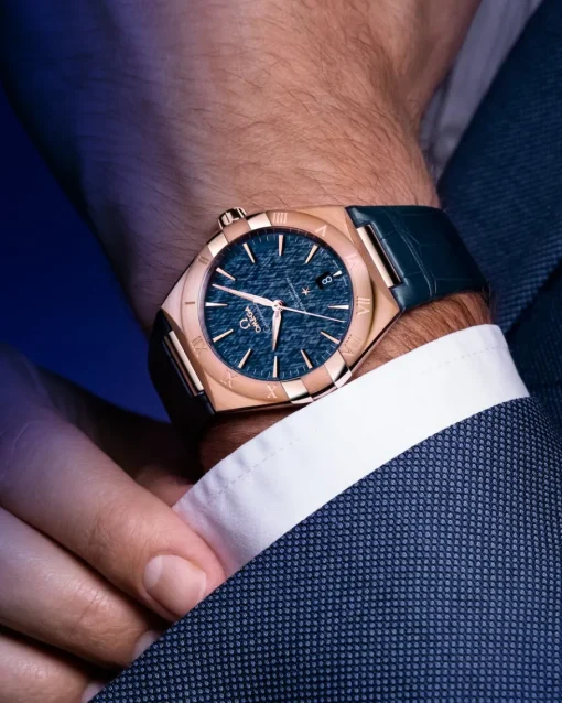 39 mm, or Sedna™ sur bracelet en cuir|OMEGA Sale