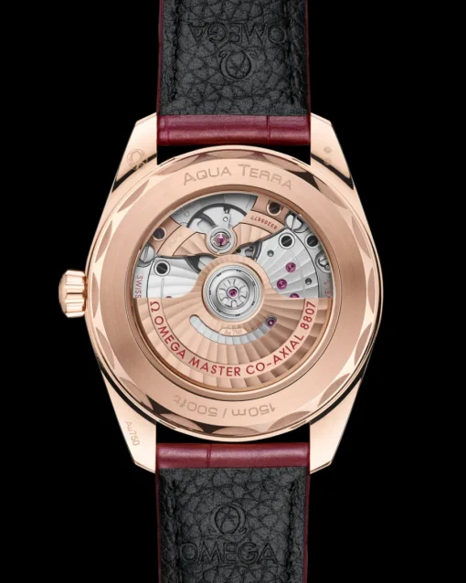 38 mm, or Sedna™ sur bracelet en cuir|OMEGA Hot