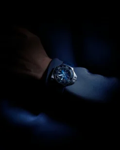 55x45 mm, O‑MEGASTEEL sur bracelet caoutchouc|OMEGA Hot